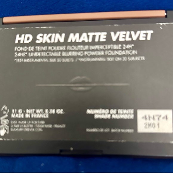 Makeup Forever HD Skin Matte Velvet Undetectable Blurring Powder Foundation - Picture 5 of 9